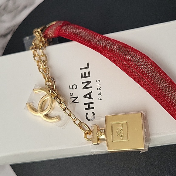 Chanel Gold bag charm EUC - Picture 12 of 15